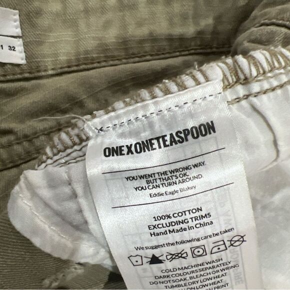 One Teaspoon Khaki Twisted Cuff Button Fly Denim Shorts Size 25 - Picture 5 of 6